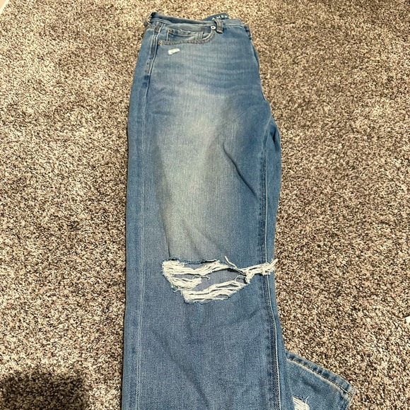 American Eagle Mom Jeans - Picture 5 of 7
